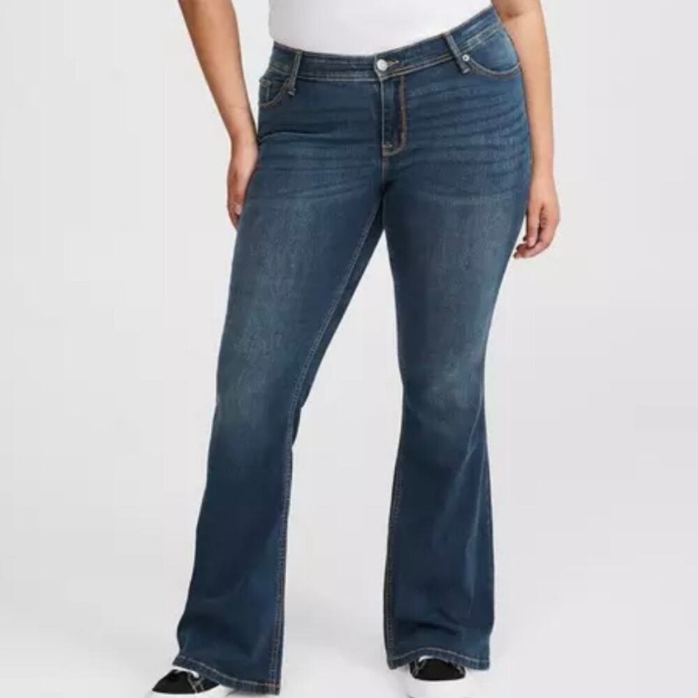 TORRID | Luxe Slim Boot Jean Bootcut Jeans Dark Wash Rainstorm Stretch | 18R